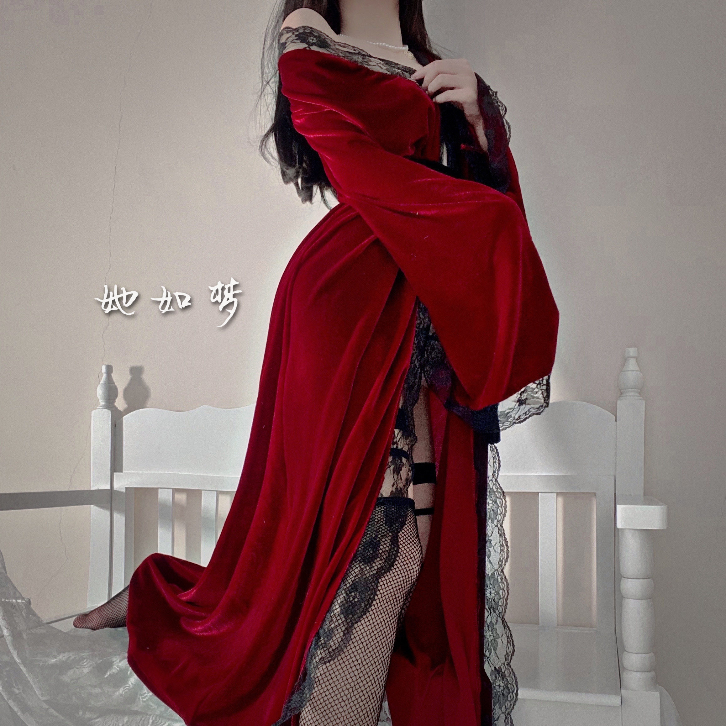 The Queen Her as a dream autumn winter fasting lace big size velvet seductive seductive to open fork sleeping dress sleeping robe bathrobe