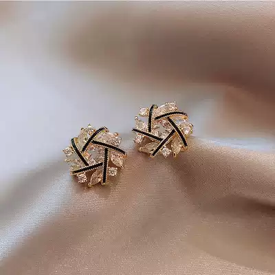 South Korea advanced design sense atmospheric ear needle female 2021 new personality earrings temperament Net red ear ornaments tide