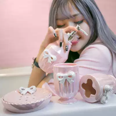 Japanese bathroom four-or five-piece bathroom toiletries set Cherry blossom powder bow sweet ceramic fat plate toothbrush holder