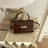 Коричневая подвеска