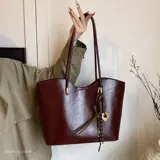 Вместительная и большая сумка через плечо, демисезонная сумка на одно плечо, изысканный стиль, из натуральной кожи