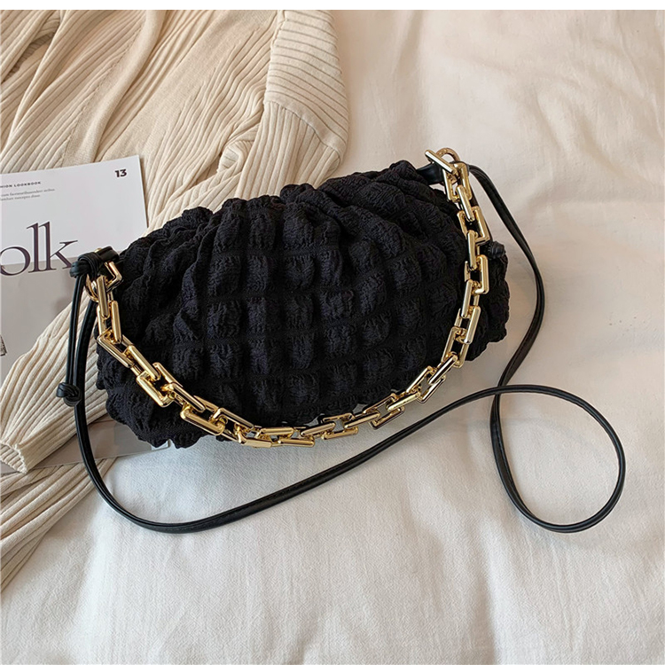 Autumn And Winter 2021 New Bag Female Messenger Bag Fold Shoulder Bag Chain Underarm Bag display picture 10