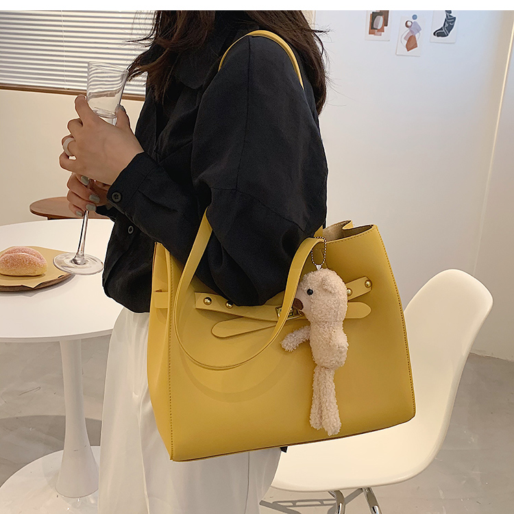 Wholesale Solid Color Large-capacity Bear Doll Pendant Shoulder Bag Nihaojewelry display picture 18