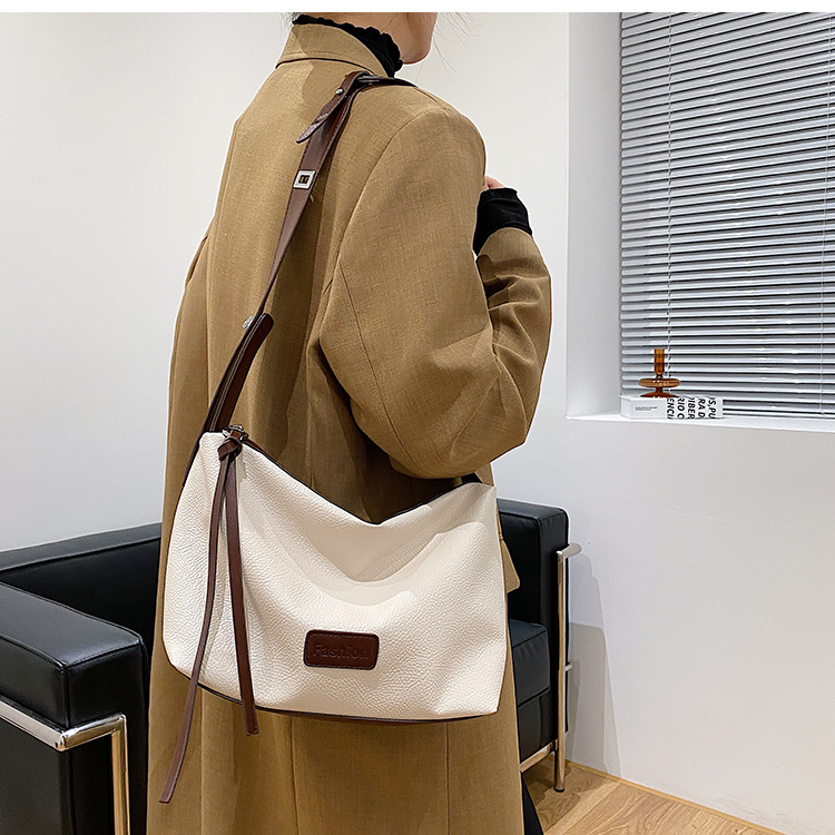 Popular Bag Autumn Wild Messenger Bag Shoulder Armpit Bag display picture 15