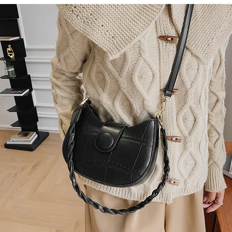 Popular Bags 2021 New Bags Messenger Bag Texture Retro Single Shoulder Saddle Bag display picture 6