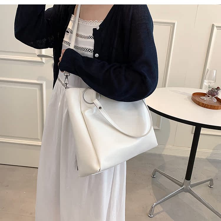 Wholesale Simple Solid Color Large-capacity Shoulder Messenger Bag Nihaojewelry display picture 16