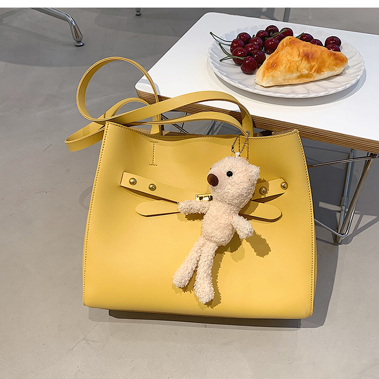 Wholesale Solid Color Large-capacity Bear Doll Pendant Shoulder Bag Nihaojewelry display picture 2