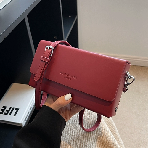 Красная демисезонная сумка, изысканный стиль