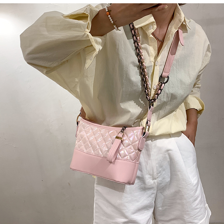 Trendy Rhombus Chain Messenger One-shoulder Bag display picture 8