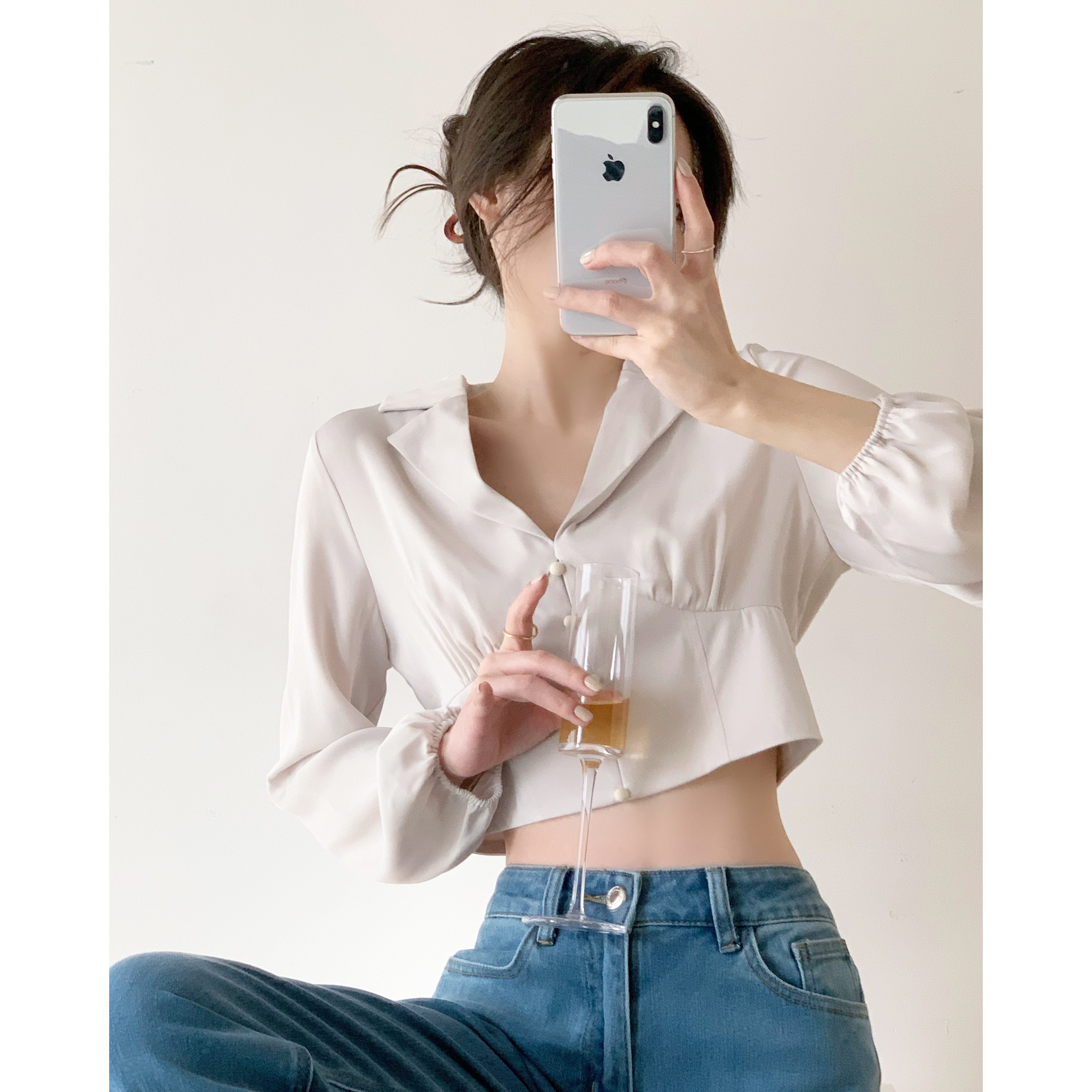 ICTS word not dazed, gentle style palace wind V leads cashew satin glossy sensation button SHORT SHIRT