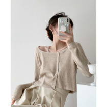 (8 25 00:00 15% off on new and new products)Gentle asymmetrical design square neck knitted cardigan