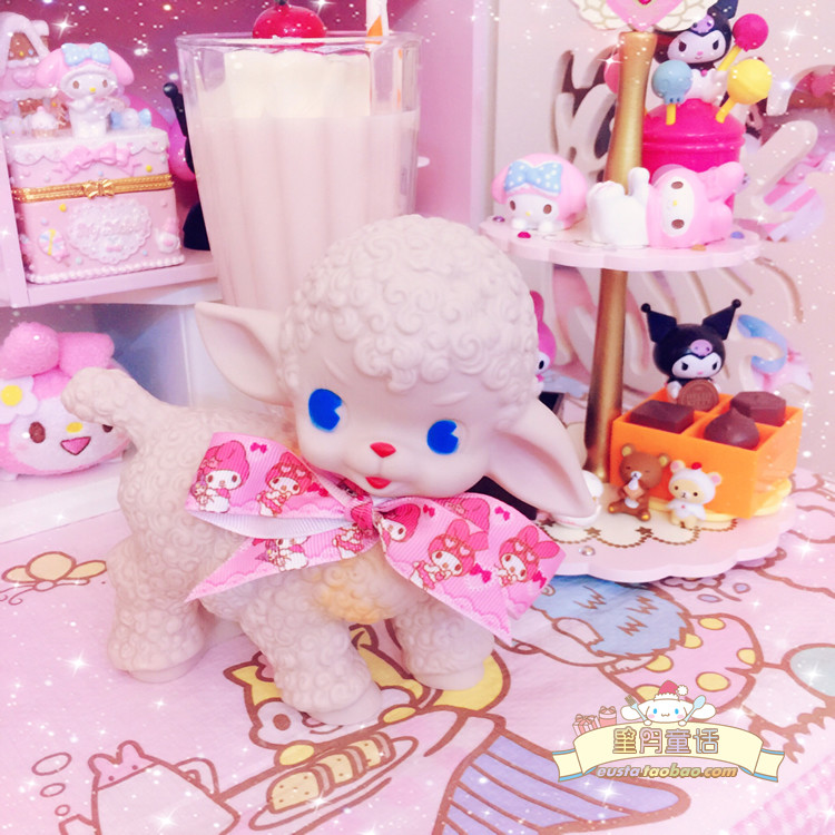 Japan Showa retro lamb girl ornaments shooting props
