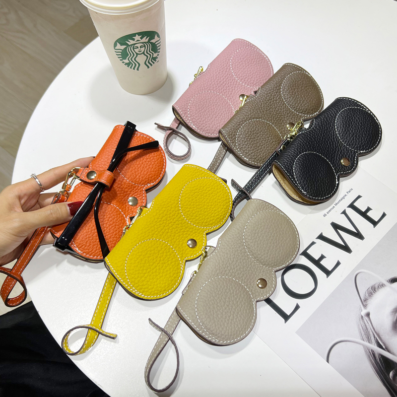 Cute and Portable Leather Sunglasses Case, Sunglasses Protective Cover, Women's Glasses Clip, ins Fashionable Glasses Bag