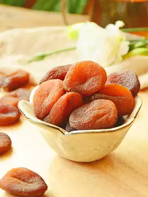 Imported Turkish dried apricots, Big black dried apricots, seedless apricots, preserved apricots, preserved dried apricots 500g