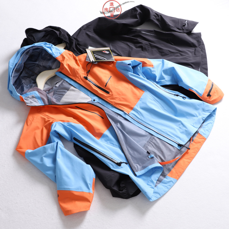 J55 Highly Recommends! Keep It for Yourself! Outdoor High-End Luxury, Lightweight, Breathable, Waterproof, Taped Seams, Hooded Softshell Jacket, Thirty J55 Highly Recommends! Keep It for Yourself! Outdoor High-End Luxury, Lightweight, Breathable, Waterproof, Taped Seams, Hooded Softshell Jacket, Thirty