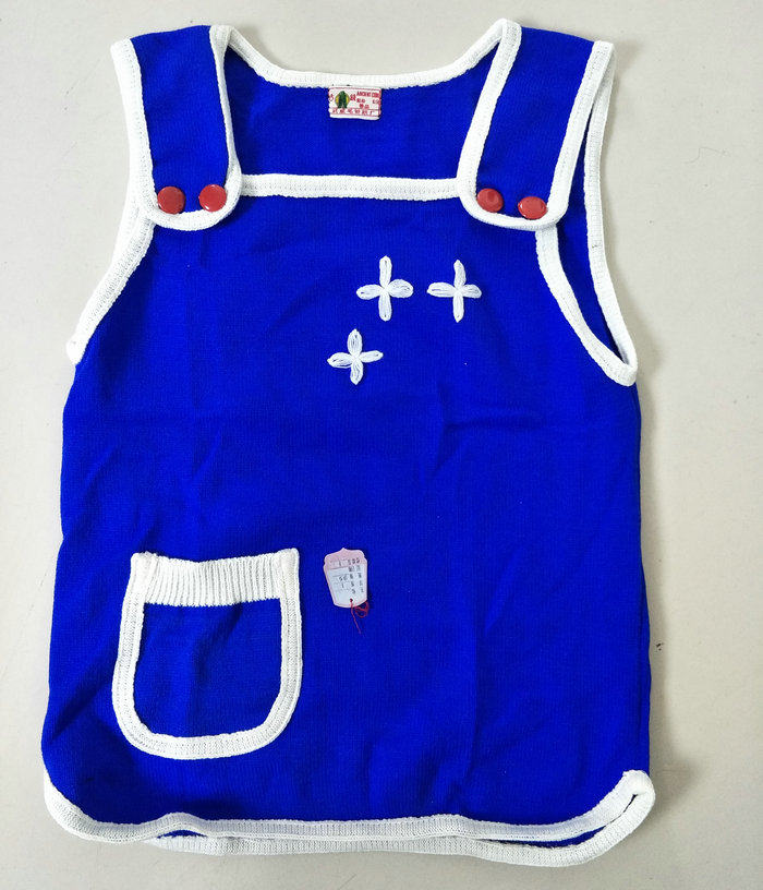 Nostalgia old stock of 90 girls hair knitted shirts Kamper red blue black side white side please note