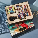 Косметический комплект, помада, рассыпчатая пудра, карандаш для глаз, карандаш для губ для школьников, база под макияж, подарочная коробка, полный комплект