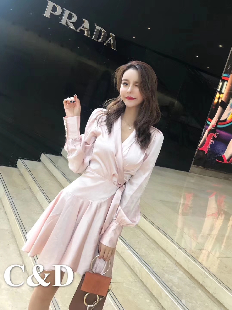 Nữ tính khí v- cổ chéo dây đai sang trọng satin đèn lồng tay áo xù không thường xuyên eo đầm váy ngắn