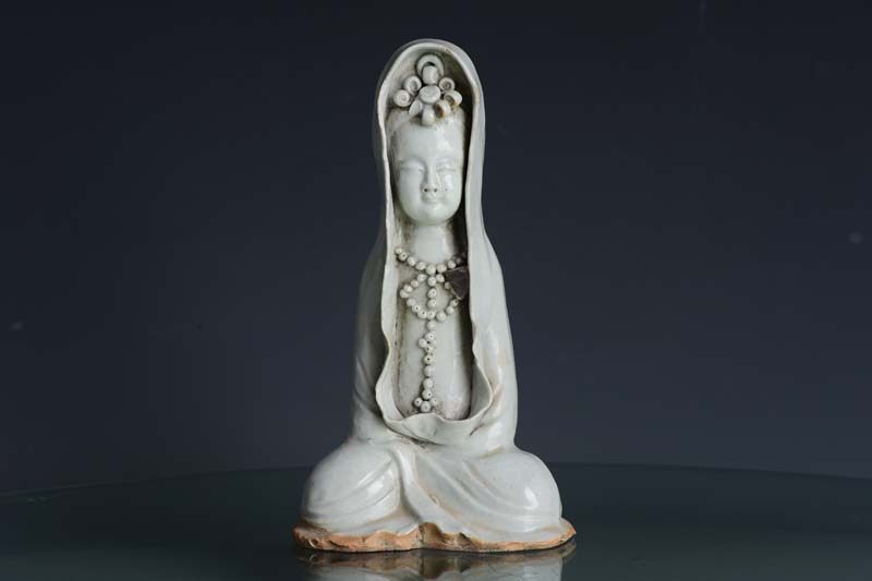 Egg White Glazed Shufu Porcelain Avalokitesvara Bodhisattva Statue