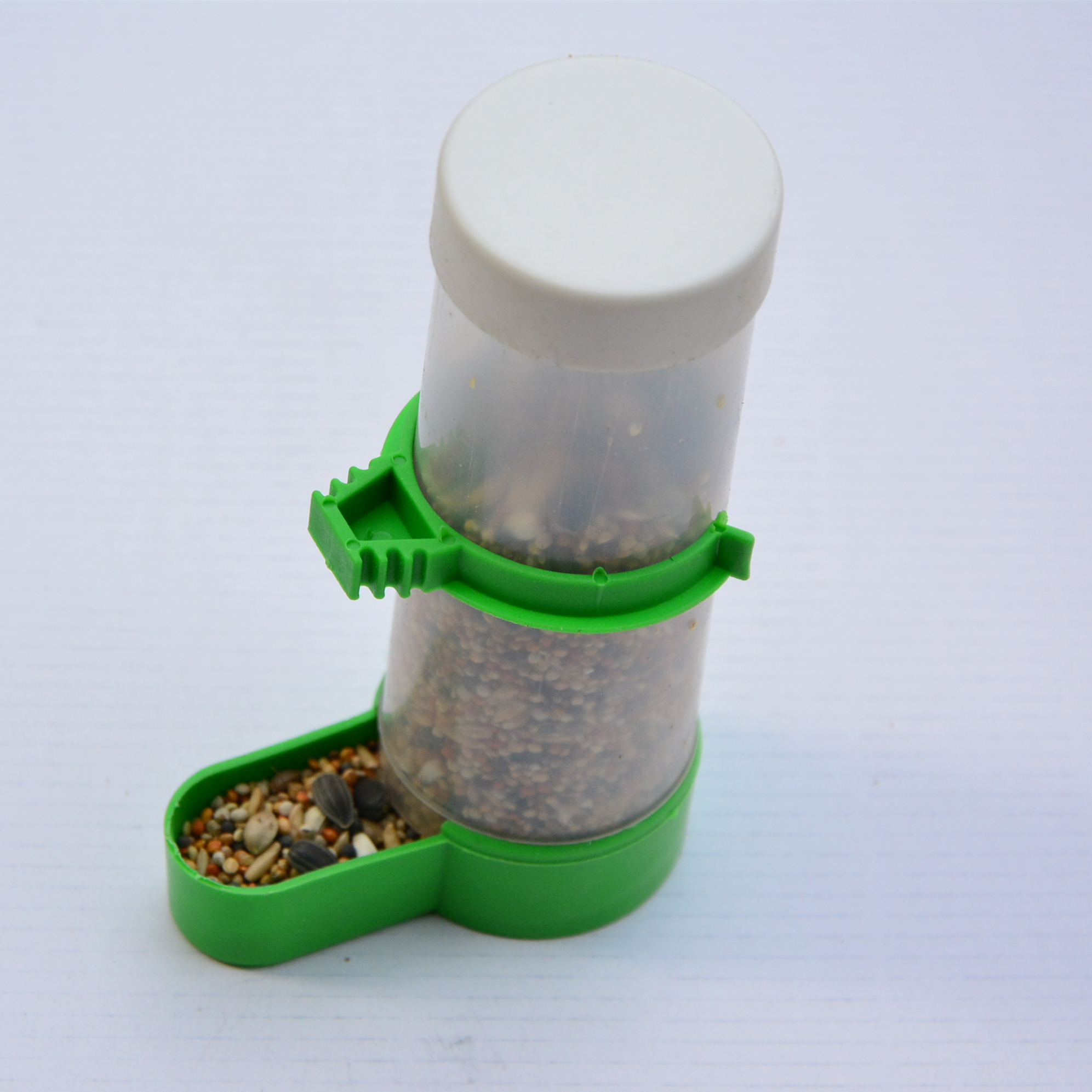 Tiger skin Xuanfeng peony parrot Jade bird myna mynah thrush automatic feeder feeder feeder