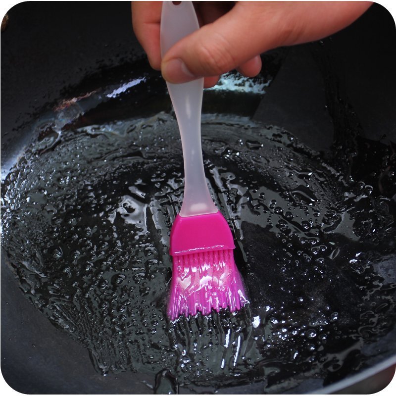 Two-piece silicone oil brush high temperature small barbecue brush Cake oil brush Kitchen baking tools high temperature