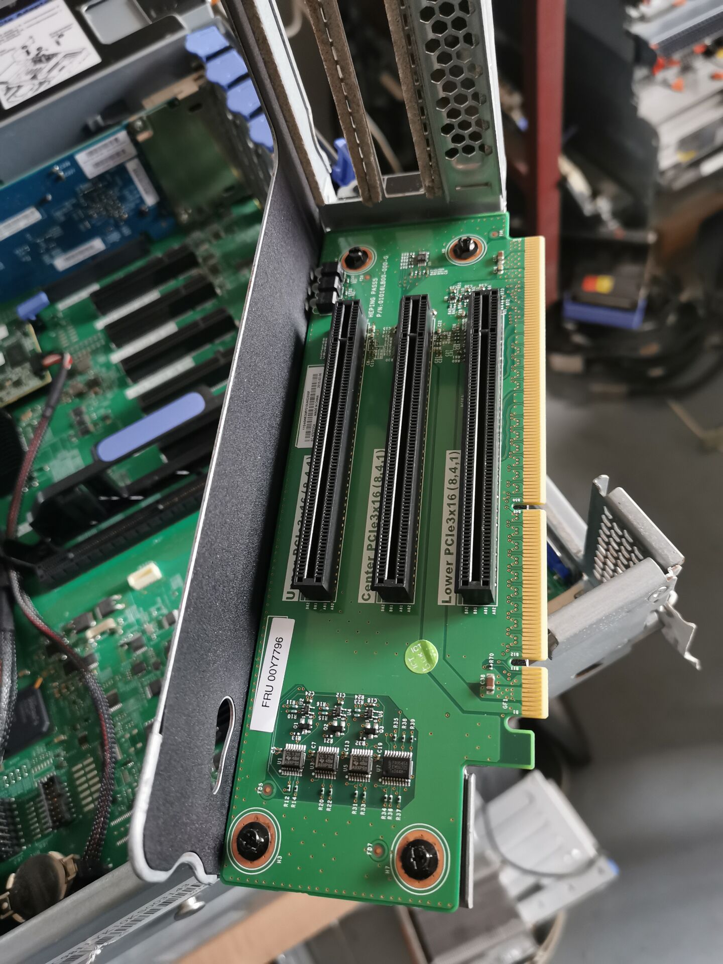 IBMX3750M4 server PCI-E card slot PCI-E extended card slot 00Y7796