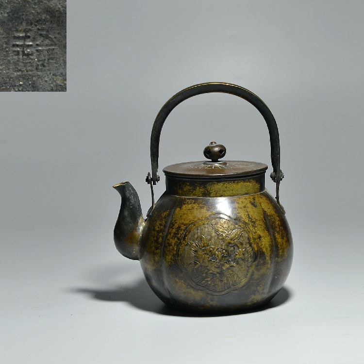 五郎三郎】日本名家老铜壶，錾刻雕花鸟纹皮壳爆老茶道注水壶