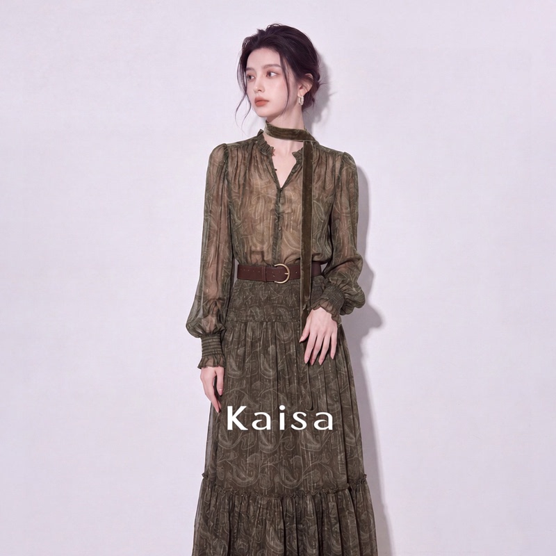 Autumn 2026 Early Autumn Korean Style Commuter Green Printed Waist-Cinching Dress for Women, Long-Sleeved, High-Waisted, Elegant Outfit