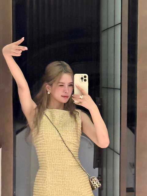 Mungsera's Original High-End Waist-Cinching Dress for Female Protagonists, Tweed Chanel-Style Dress, Black/Gold