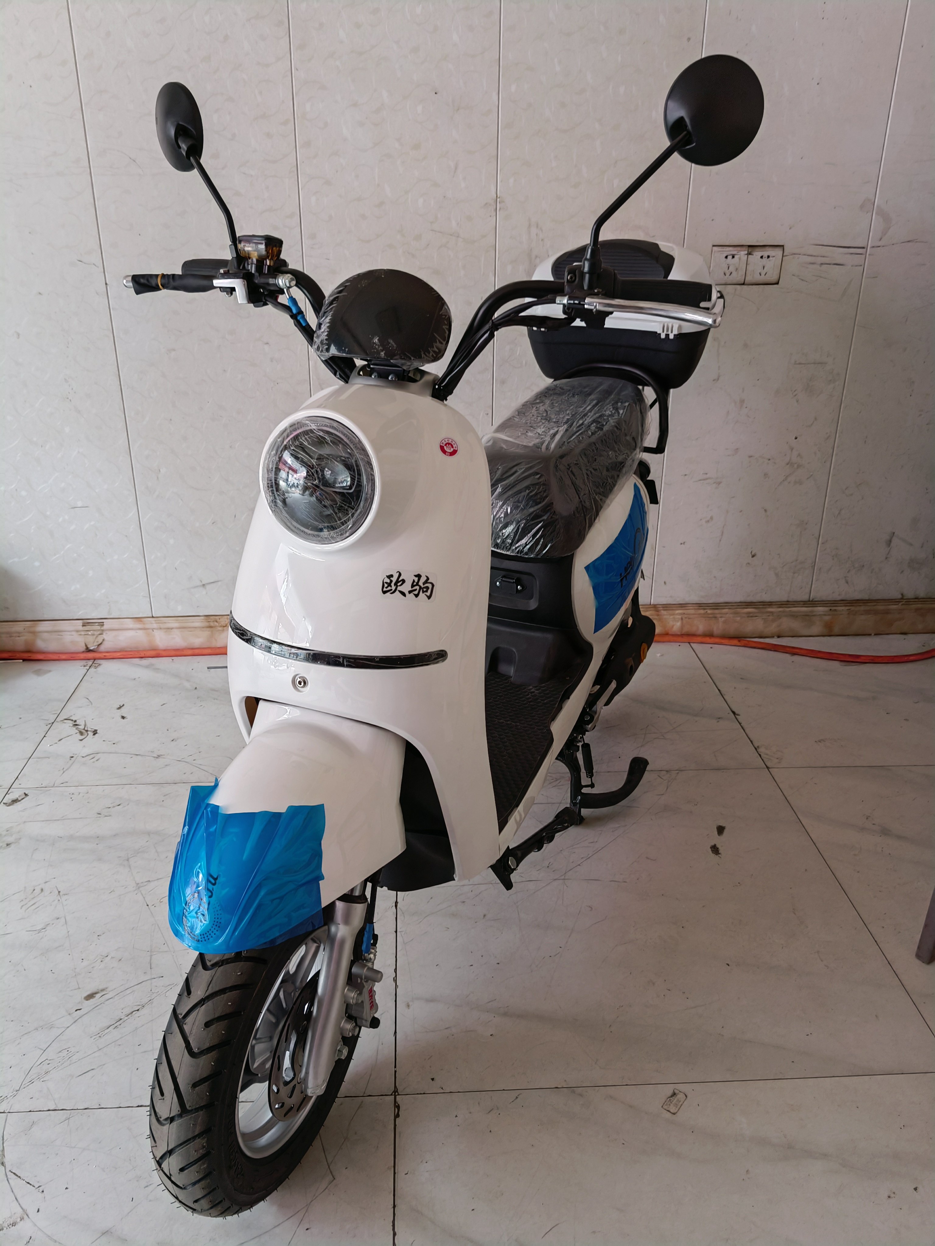 New and new adult turtle 3C Ouju Xinyi electric car Fuzhou up to the standard on the yellow card super Wei Tianneng battery