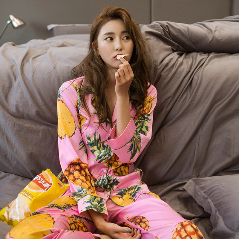 Pineapple Ice Silk Pajamas for Women, Summer Short-Sleeved Set, Korean Style Long-Sleeved Silk Loungewear for Women, Spring and Autumn Two-Piece Set, Can Be Worn Outside