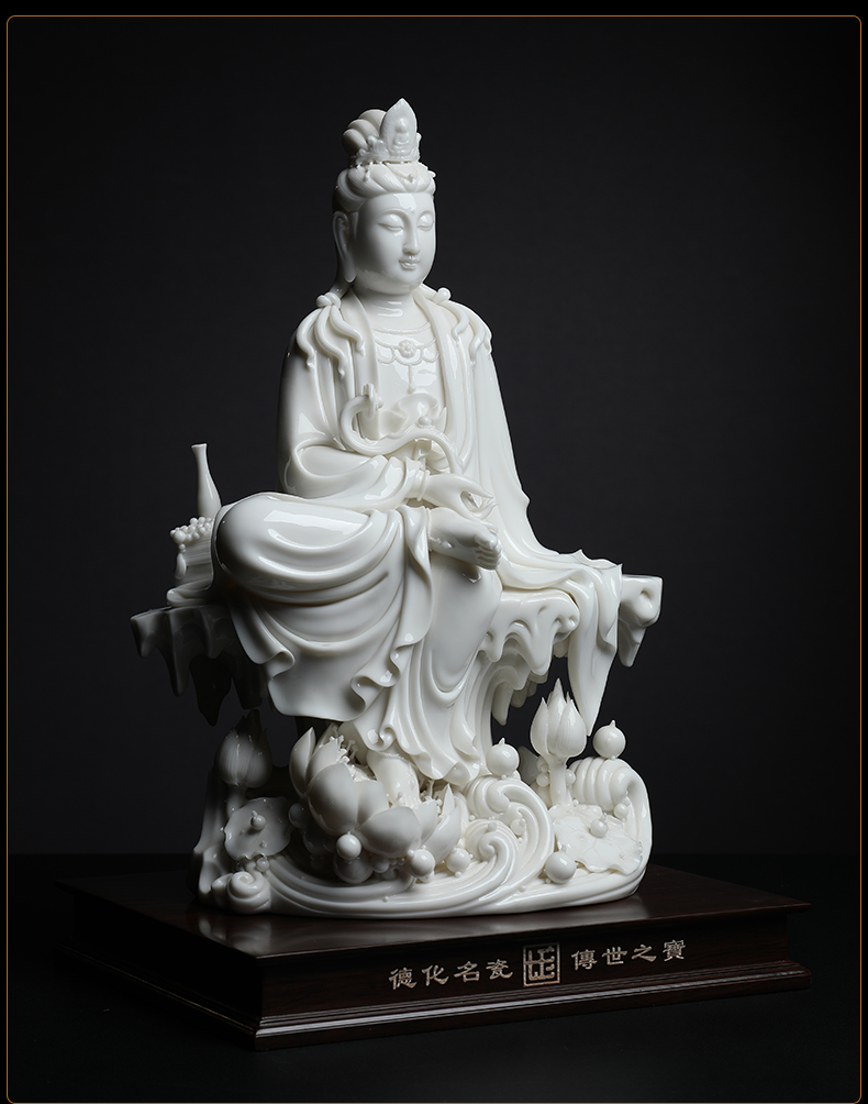 Yutang dai Zheng Jinxing master manually signed boutique dehua ceramic Buddha handicraft sat rock guanyin/D18-42