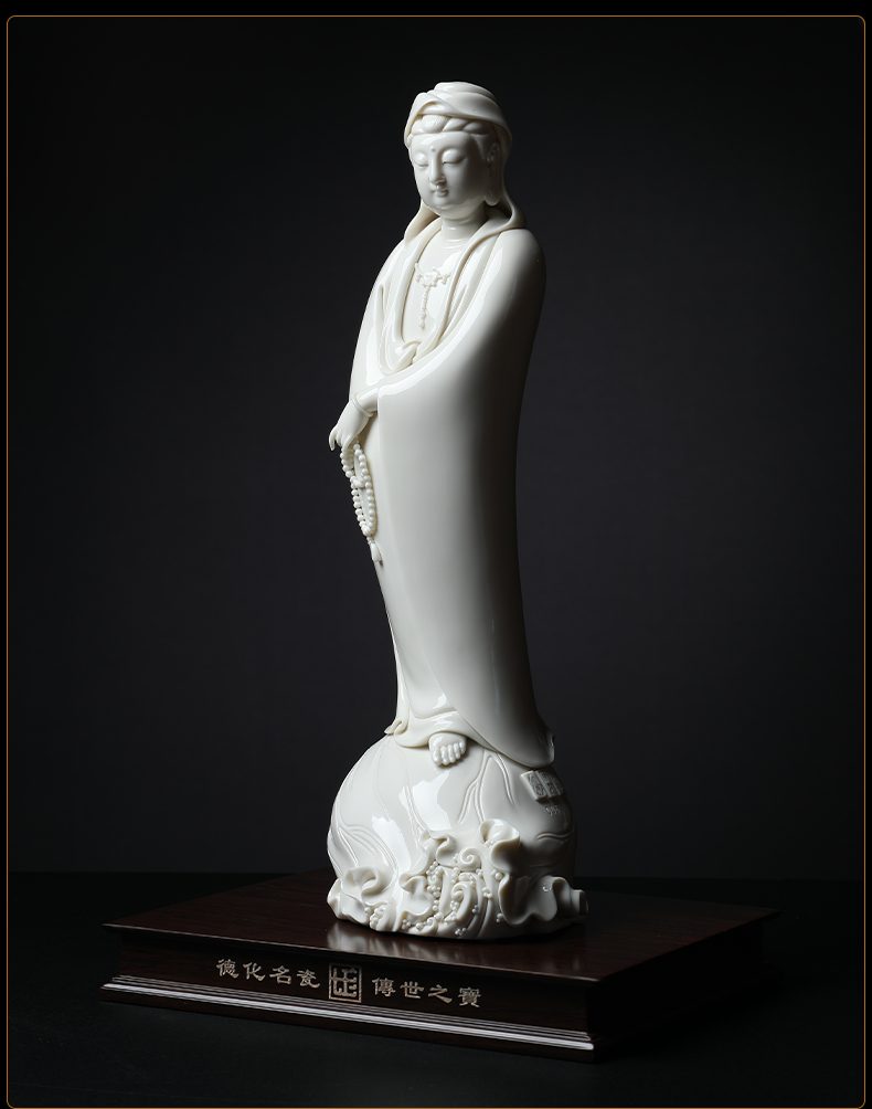 Yutang dai dehua white porcelain zhi - yong wu statues of Buddha enshrined that occupy the home furnishing articles 18 inches beads of kannon vertical load