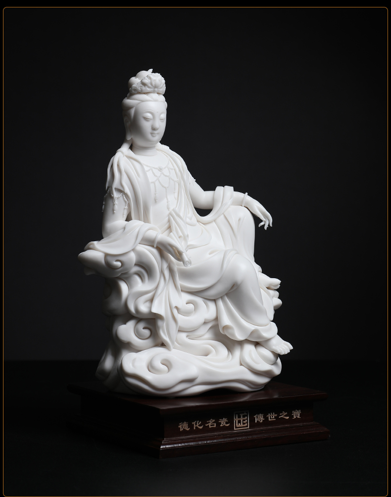 Yutang dai dehua white porcelain Su Youde porcelain carving of Buddha art furnishing articles 9 inches sitting cloud comfortable watching video