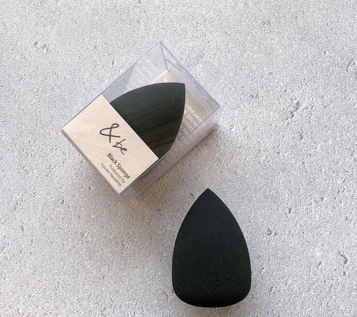 Available ~ Japan beandbe Hebei Yuku beauty egg black water drop does not eat powder cotton powder