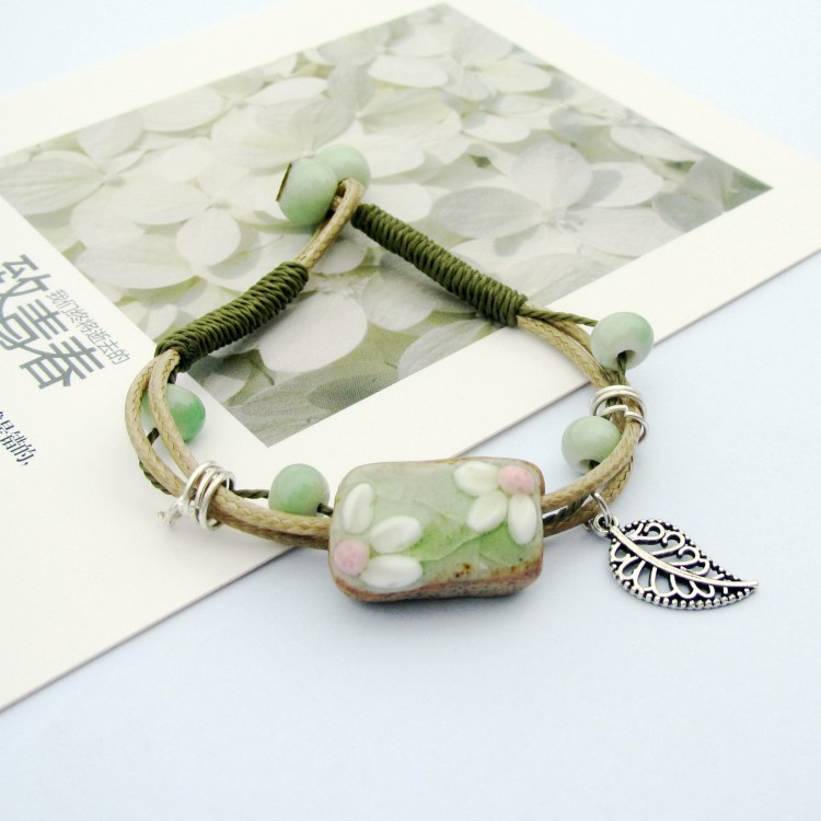 National Wind Handmaid's Feminine Retro Weaving Senteo China Scenic town Ceramics Small Decoration Factory Household Direct Marketing Wholesale