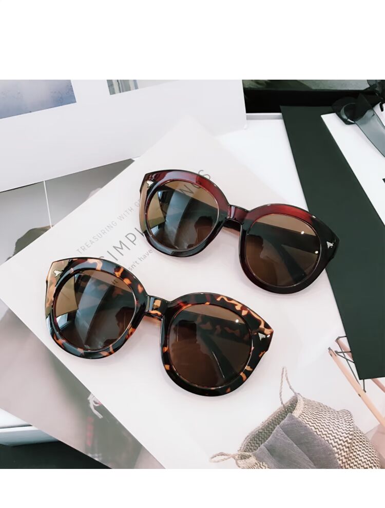 2018 mới lớn hộp nam nữ đa năng mặt vuông du lịch đi biển chống tia cực tím kính râm mặt tròn mắt kính