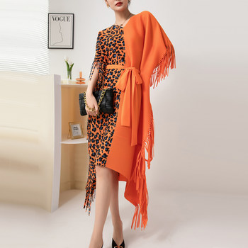 Western-style fashionable leopard print stitching fringed edge lace loose Miyake dress v-neck irregular pleated skirt