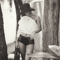 Huihui Huihui Lady Sexy Lace Breakthrough Ultra-thin and hot buttocks