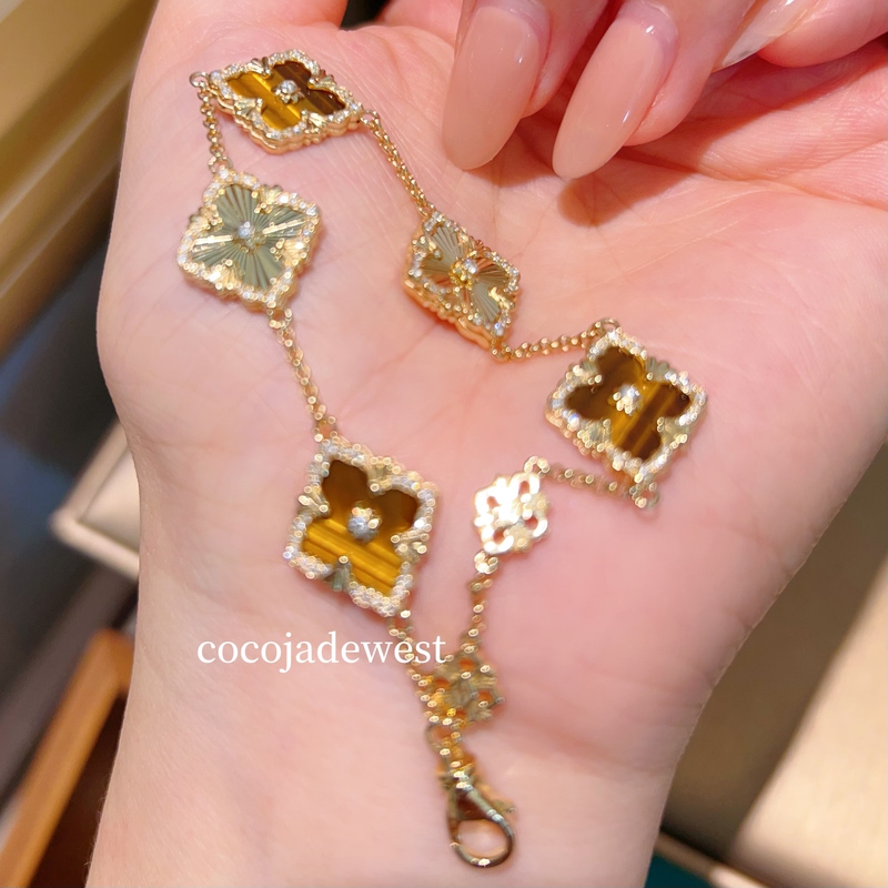 18K Gold Laser-Engraved Bracelet with Natural Diamonds, Floral Design Bracelet, Tiger Eye Stone Bracelet for Women, Vintage Light Luxury Bracelet
