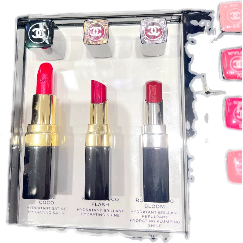 Часть стюка японский CHANEL Chanel COCO Coco Miss Colorful Silver Tube/Gold Tube Помада 110/112