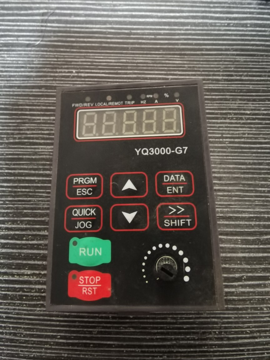 Renowned frequency inverter YQ3000-F7 YQ3000-G7 Old paragraph operation panel to determine model retake-Taobao