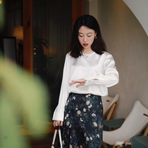 Zhao Tan expressed attitude Japan Jin mouth heavy satin texture triacetate long sleeve round neck shirt