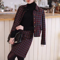 Zhao Jixi Modern Retro Self - Deposit Spinned Wool Flower Makeshift Cover Short Cover Semi - skirt Set