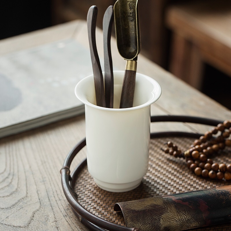 White Porcelain Six Gentlemen Tea Channel Barrel Pen Holder Tea Barrel Defied Ceramic Tea Set Accessories Tea Clip Tea Pen Containing Barrel Retro