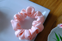 Let’s be a silk girl together. The villa’s handmade 100% silk mulberry silk intangible cultural heritage jacquard silk hair band is a beautiful thing.