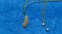 Feather and field jade Old pit and the end sugar oil Runway Fine structure good material slim gentle hand engraving meticulous
