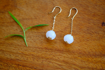 White Lady 18K gold inlaid with artificial hand carved mountain flowing water level white oil glutinous white lotus pearl pendant