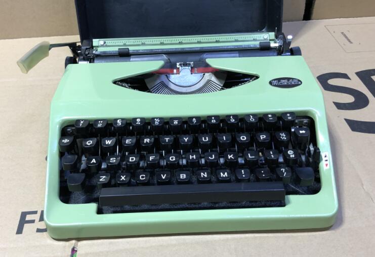 vintage ] Shanghai hero bean green all metal shell nostalgic English typewriter can be used normally