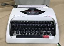 German brand OLYMPIA OLYMPIA Hong Kong plastic shell old English typewriter can be used normally